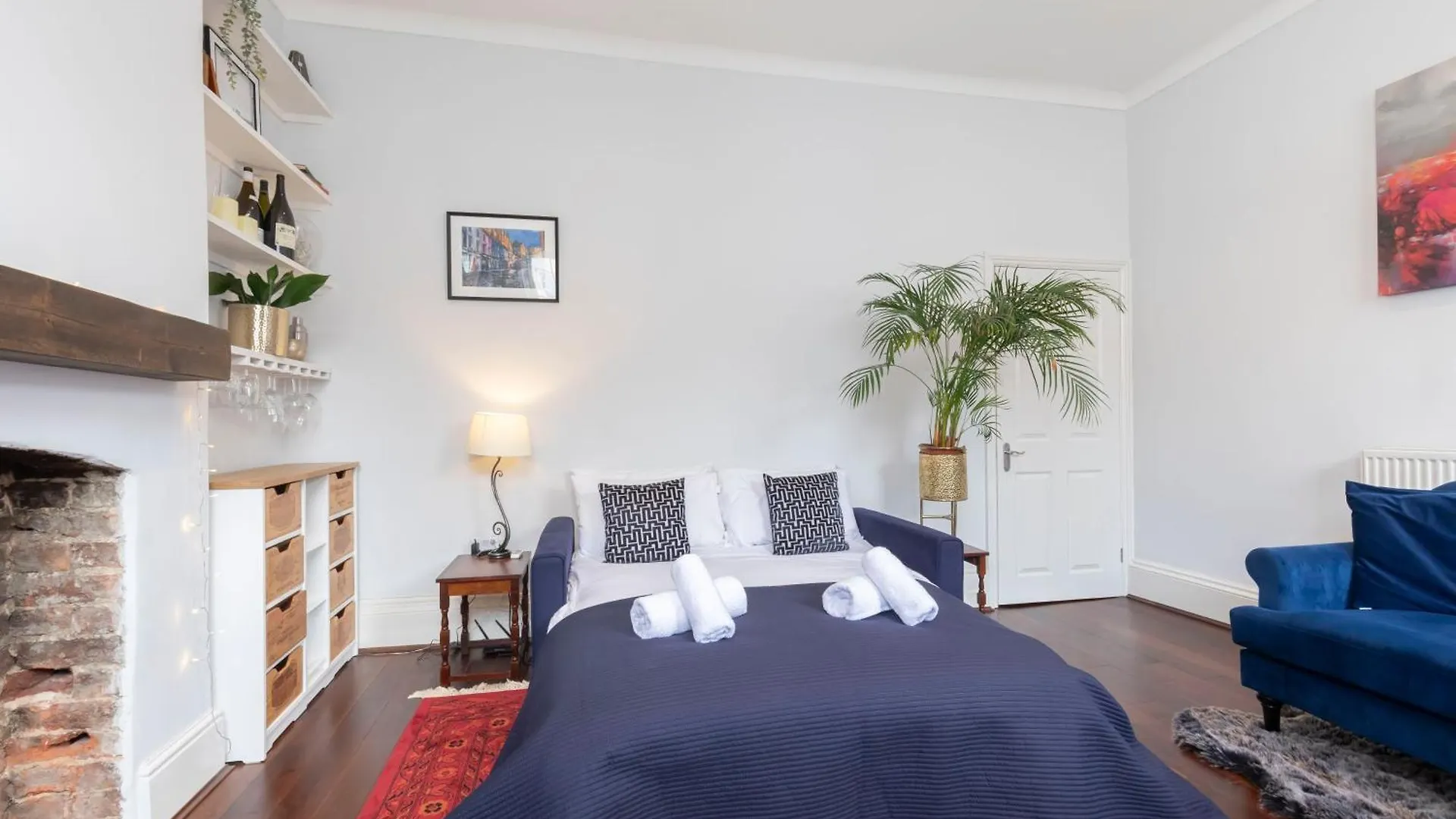 Lovely 2-Bed Town Centre Duplex Apartment Cheltenham