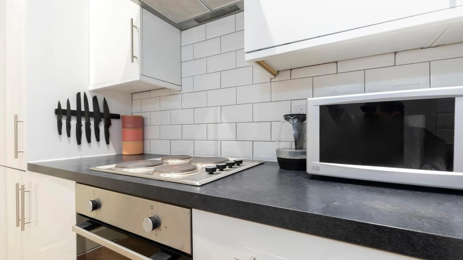 Lovely 2-Bed Town Centre Duplex Apartment Cheltenham 0*,