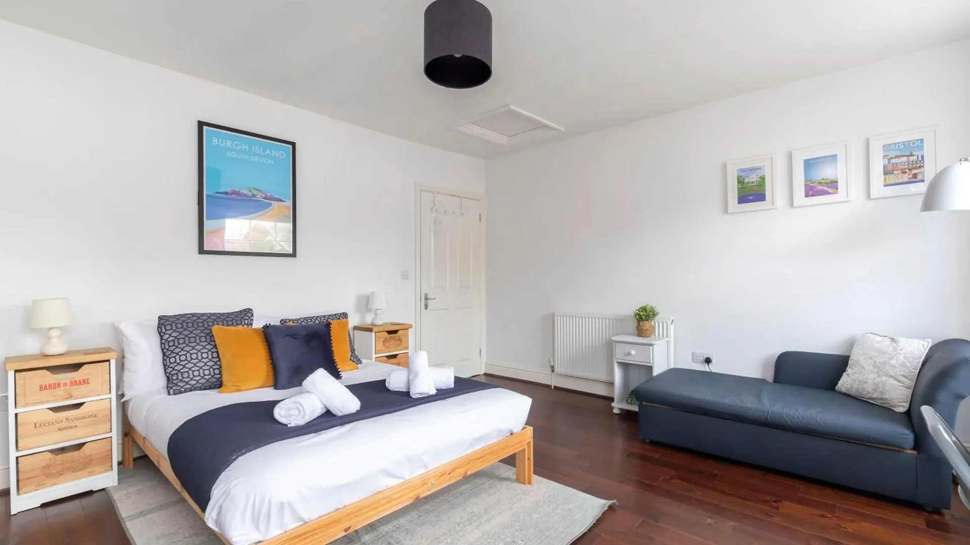 Lovely 2-Bed Town Centre Duplex Apartment Cheltenham 0*,