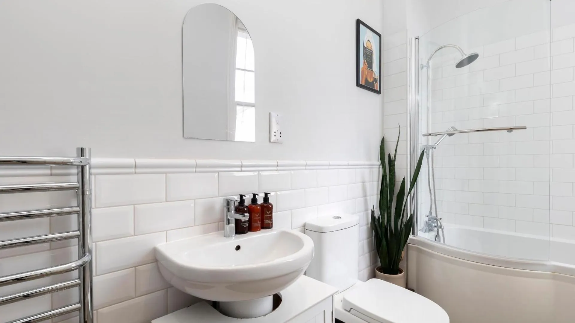 Lovely 2-Bed Town Centre Duplex Apartment Cheltenham 0*,  United Kingdom